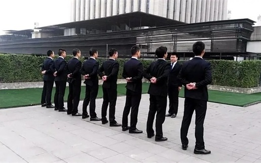 杭州揭秘：如何选择靠谱的收债公司？老司机给你支招